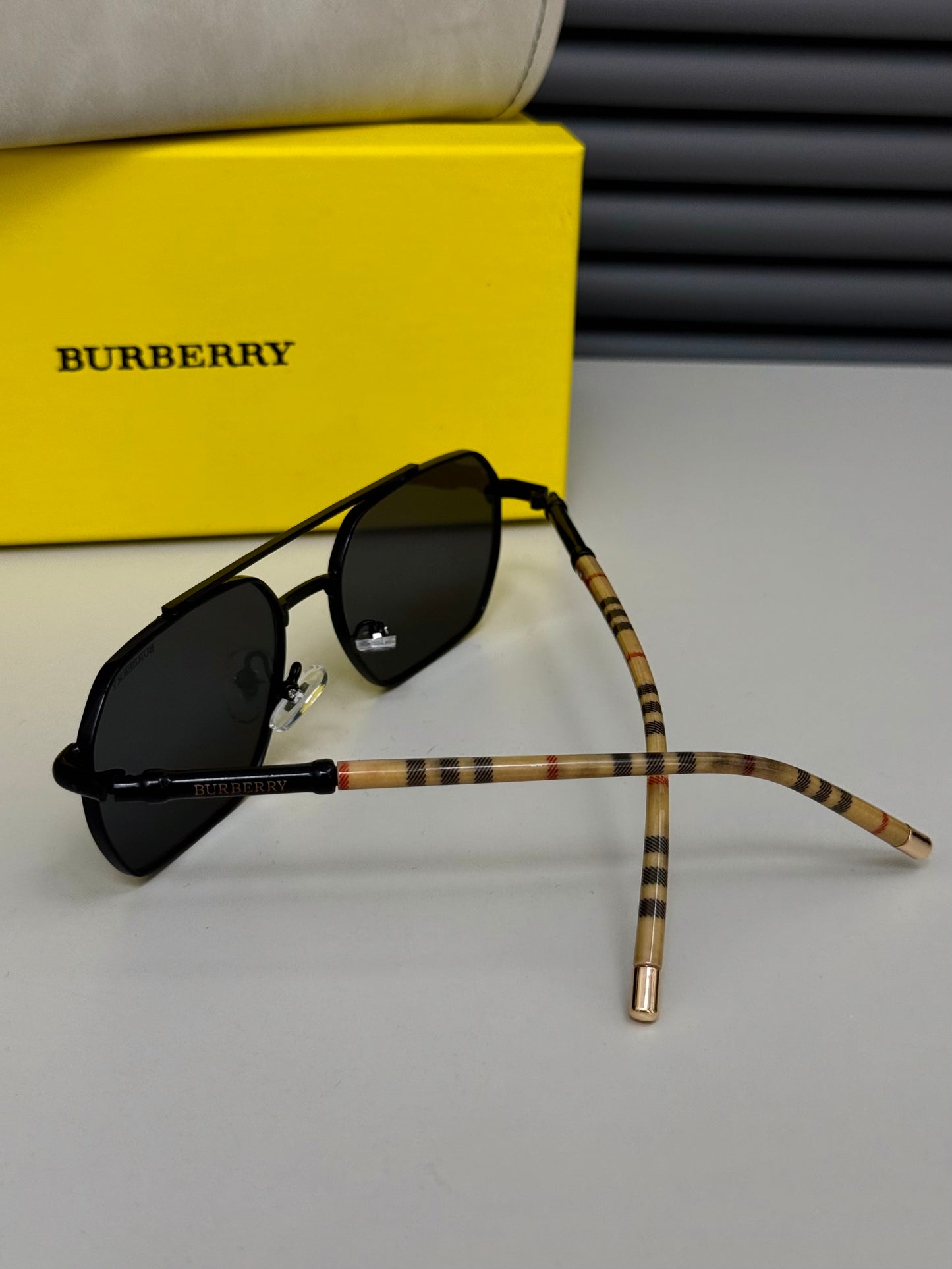 BURBERRY —4 SİYAH GÖZLÜK