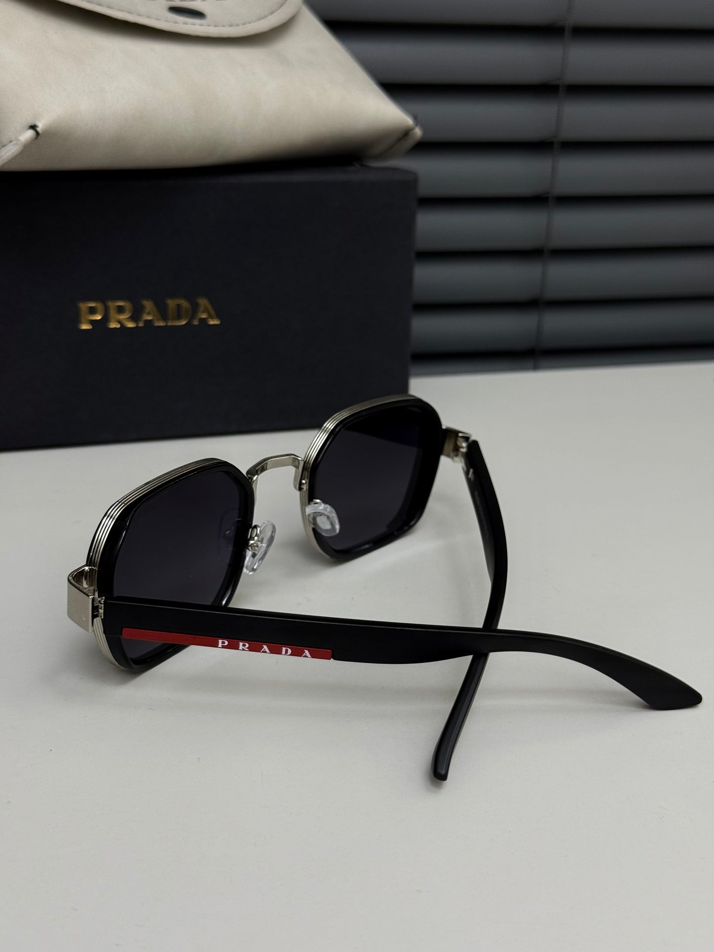 PRADA GÖZLÜK
