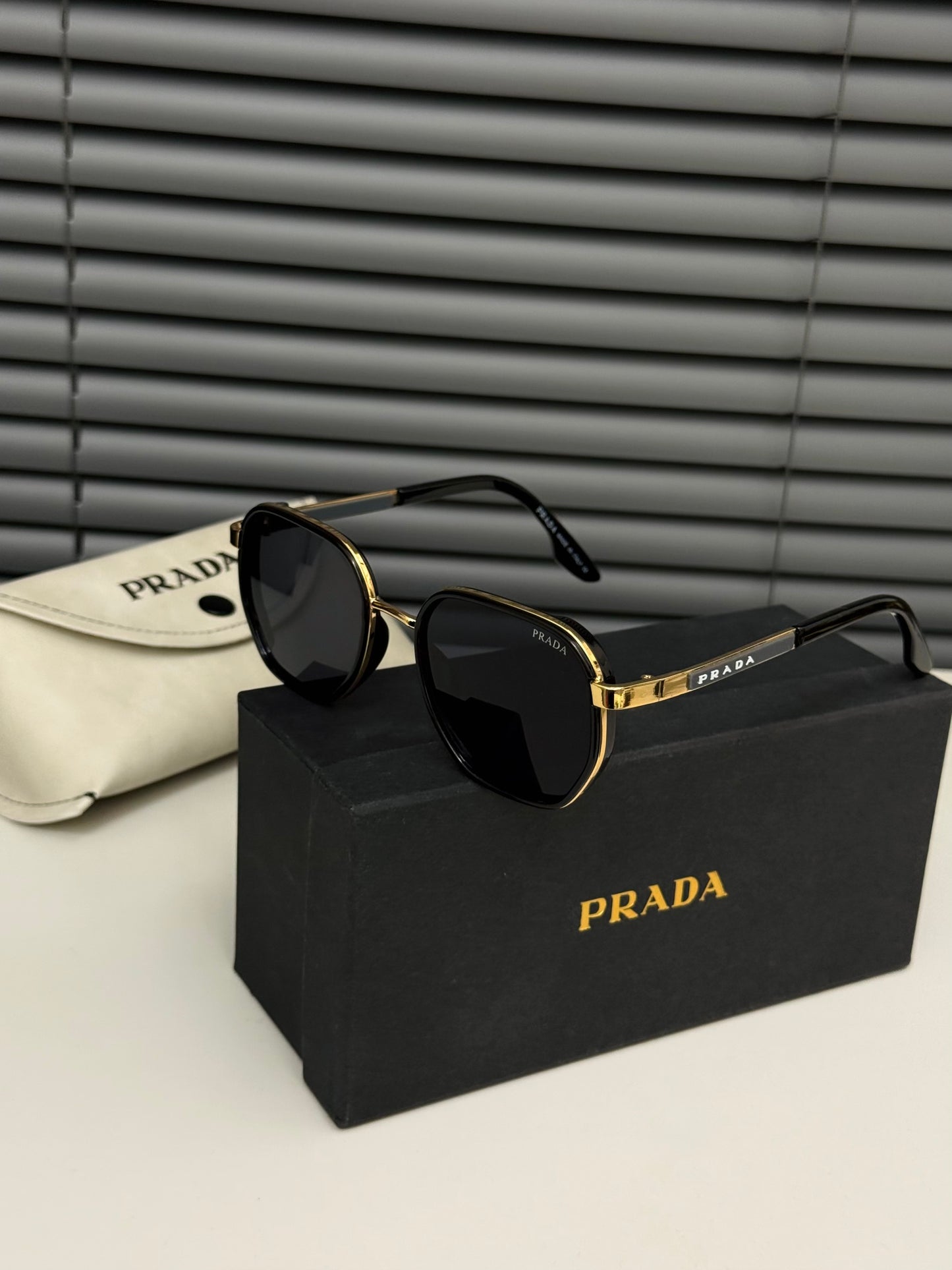 PRADA GÖZLÜK