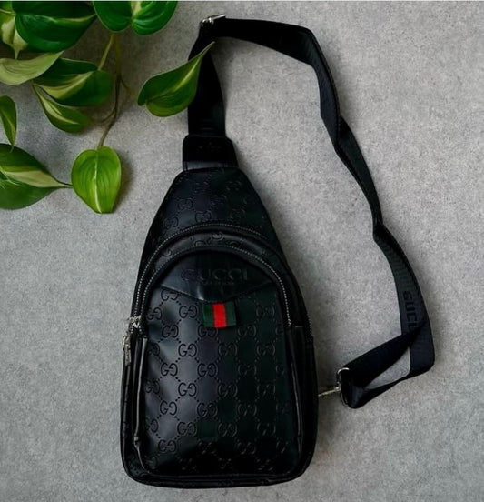 GUCCİ ÇAPRAZ ÇANTA