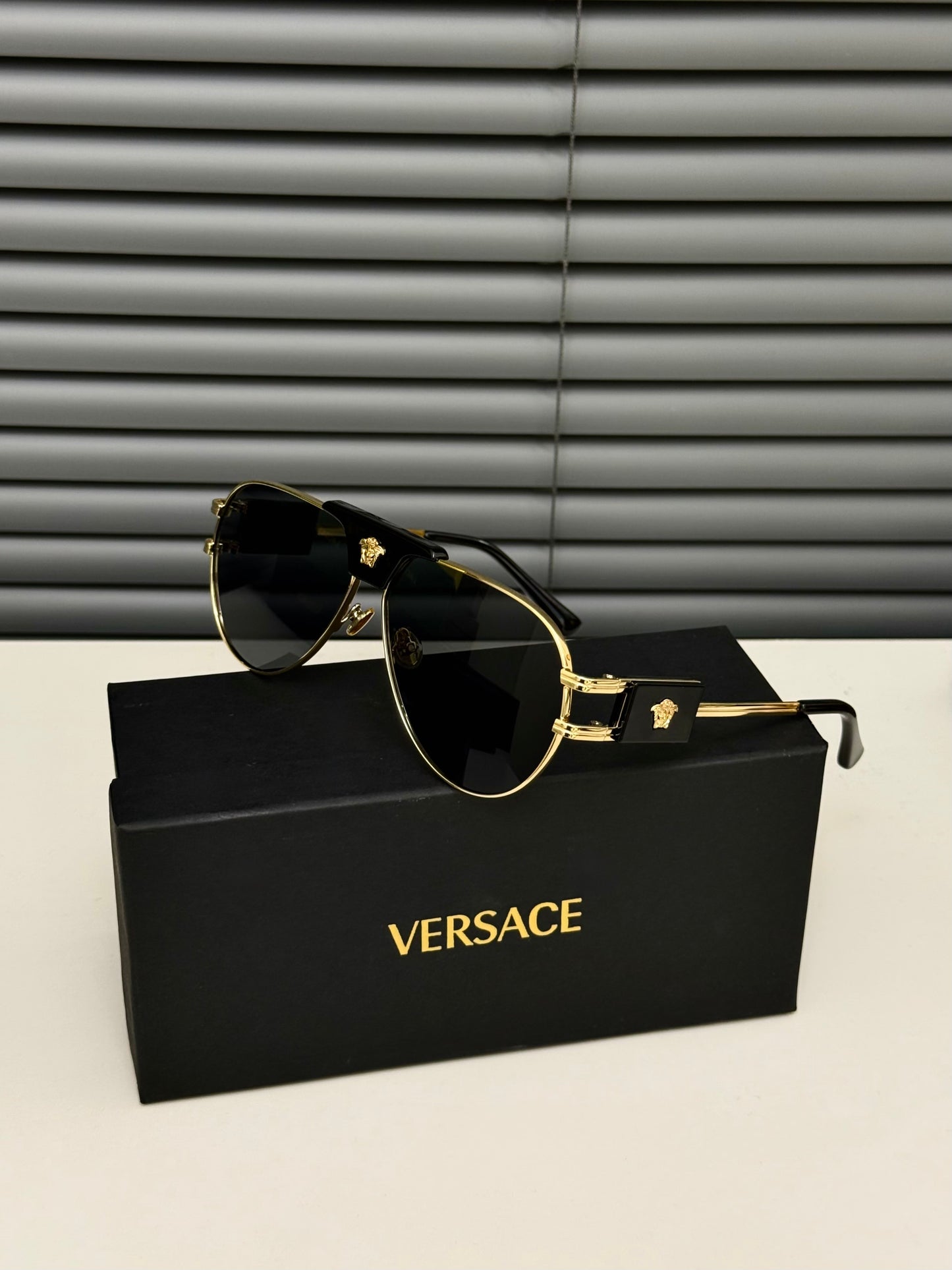 VERSACE SİYAH GOLD GÖZLÜK