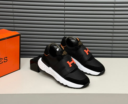 HRMS SNEAKER