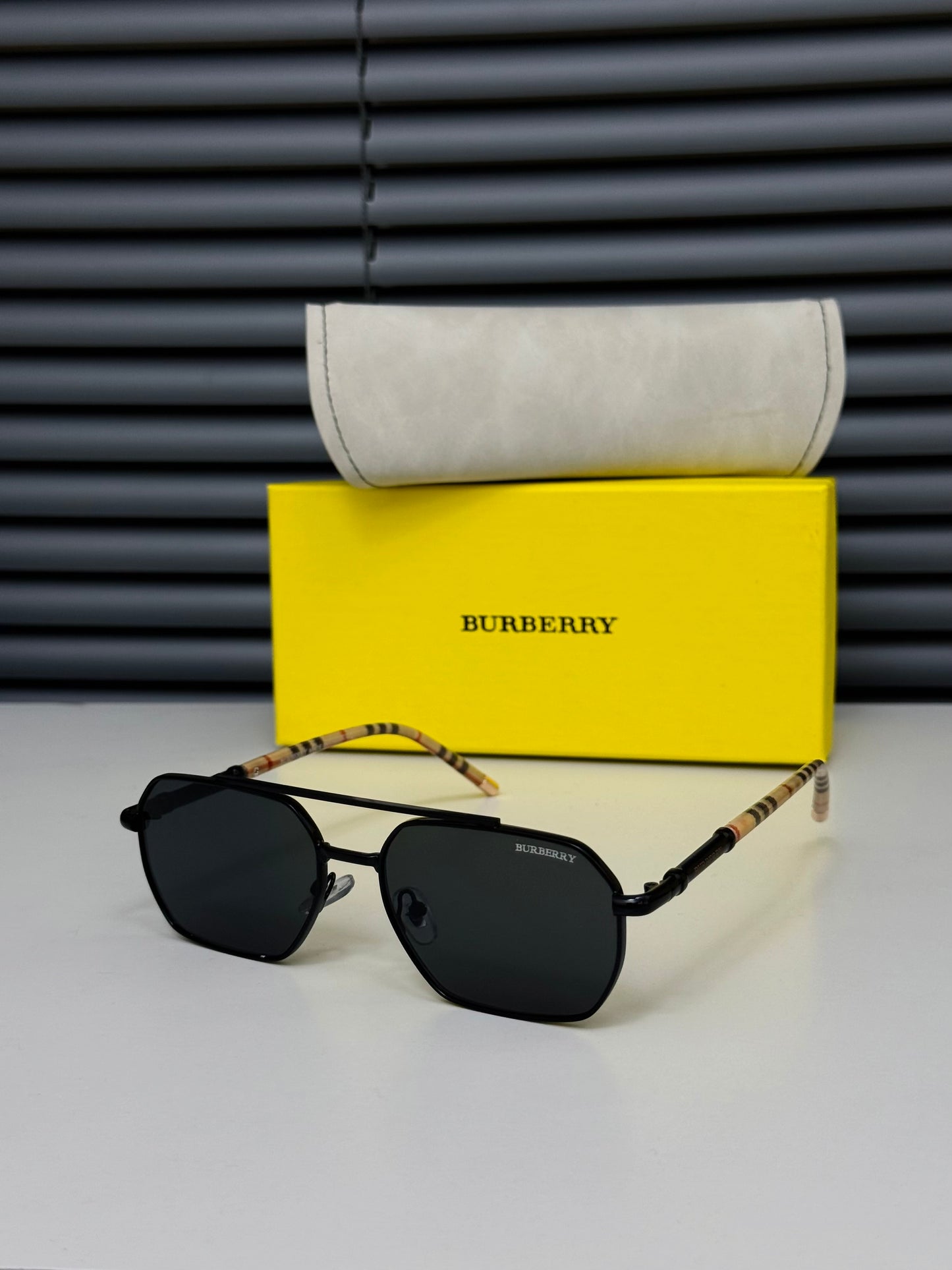 BURBERRY —4 SİYAH GÖZLÜK