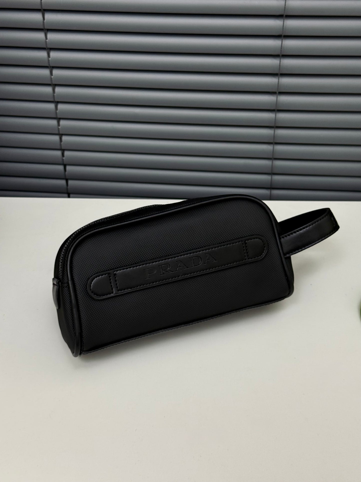 PRADA 01– EL ÇANTA