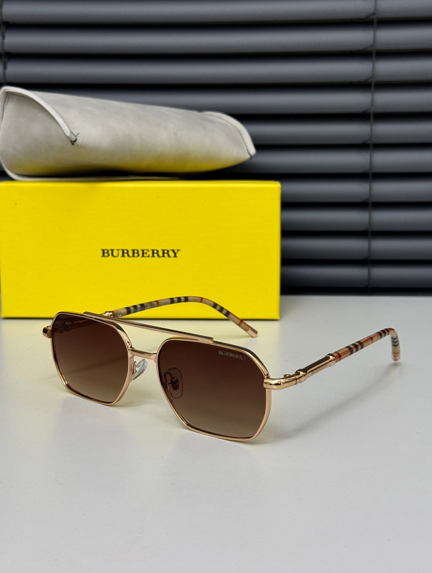 BURBERRY—3 KAHVE GÖZLÜK