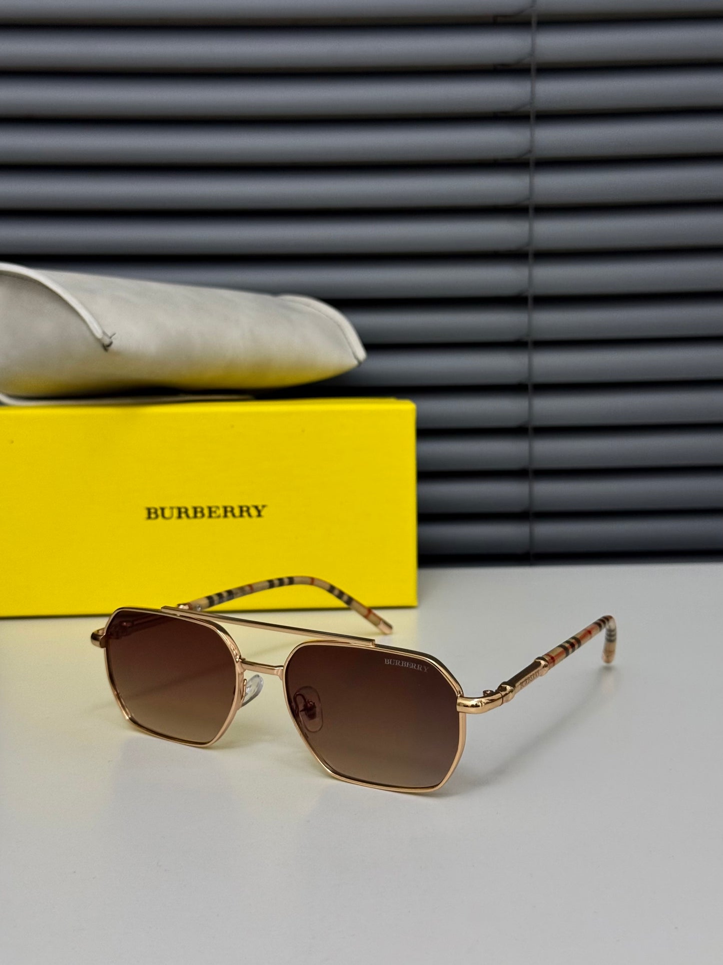 BURBERRY—3 KAHVE GÖZLÜK
