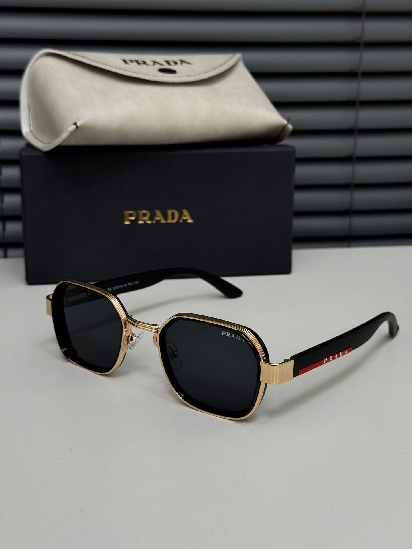 PRADA 03 GOLD SiYAH GÖZÜK