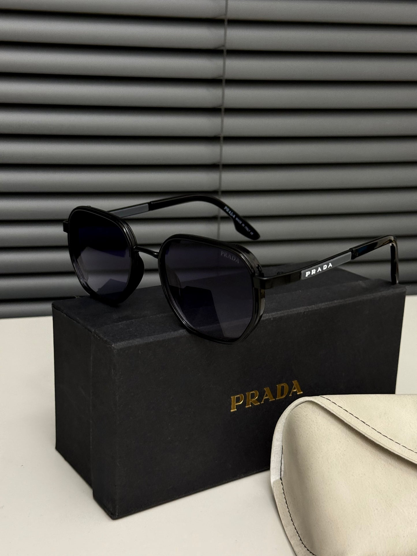 PRADA PREMİUM BLACK GÖZLÜK