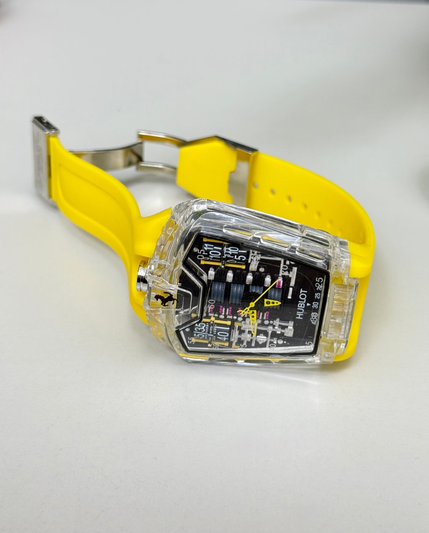 HUBLOT FERRARİ SAAT